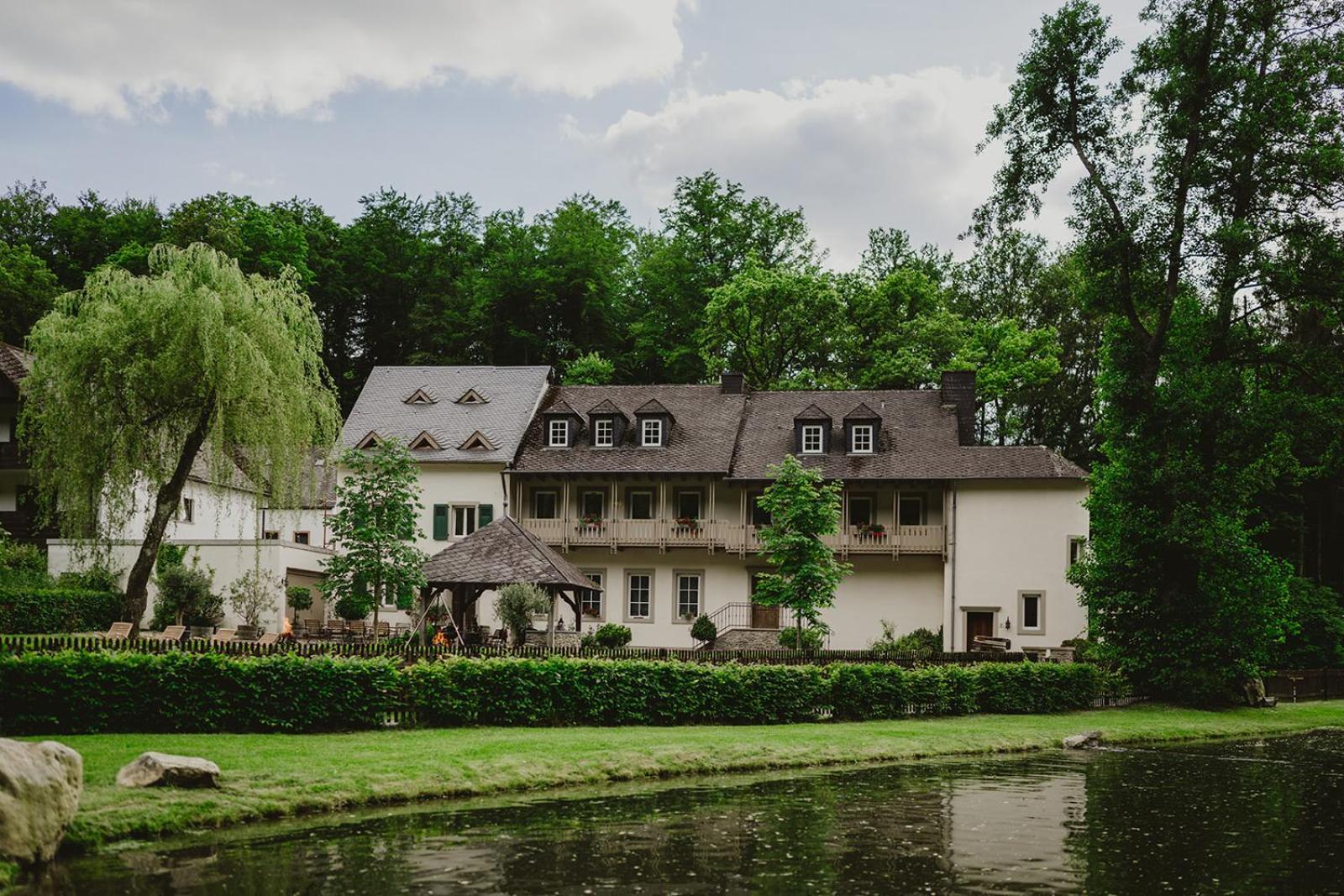 Alte Baeckerei Apartment Bescheid Bagian luar foto